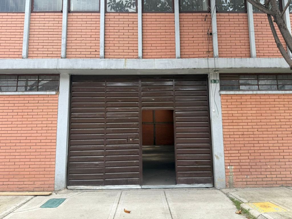 Bodega en arriendo Cundinamarca Bogotá Pensilvania 390 m2 Habitaciones 0 Baños 3 Garajes 0 Precio $9500000