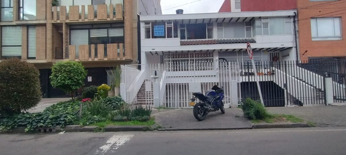 Casa en arriendo Cundinamarca Bogotá Ub Ciudad Kennedy Sur 400 m2 Habitaciones 7 Baños 5 Garajes 4 Precio $7000000