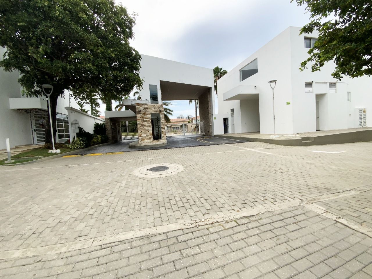 Apartamento en arriendo Atlántico Barranquilla Cr Florida Village 296 m2 Habitaciones 4 Baños 2 Garajes 0 Precio $14000000