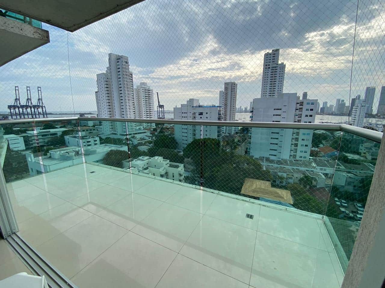 Apartamento en arriendo Bolívar Cartagena Manga 120 m2 Habitaciones 3 Baños 2 Garajes 1 Precio $4500000