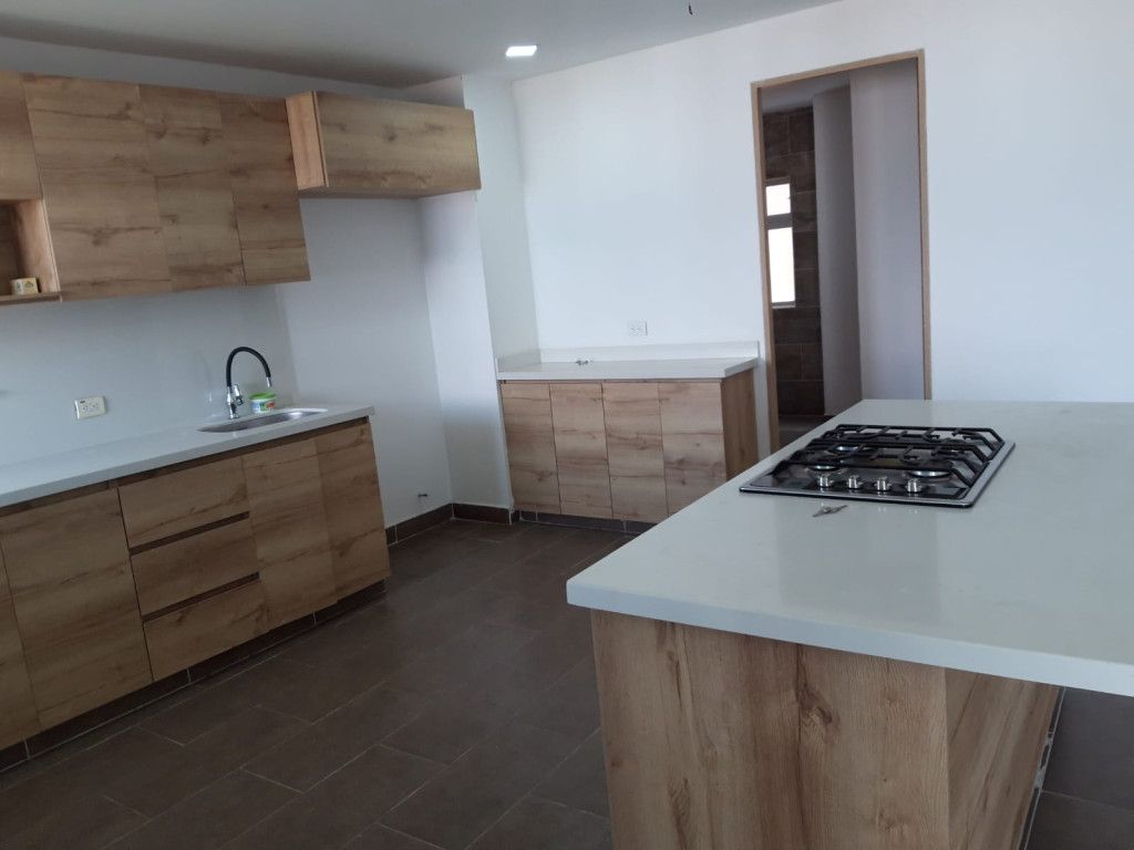 Apartamento en arriendo Antioquia Sabaneta Tres Esquinas 230 m2 Habitaciones 3 Baños 4 Garajes 2 Precio $5000000