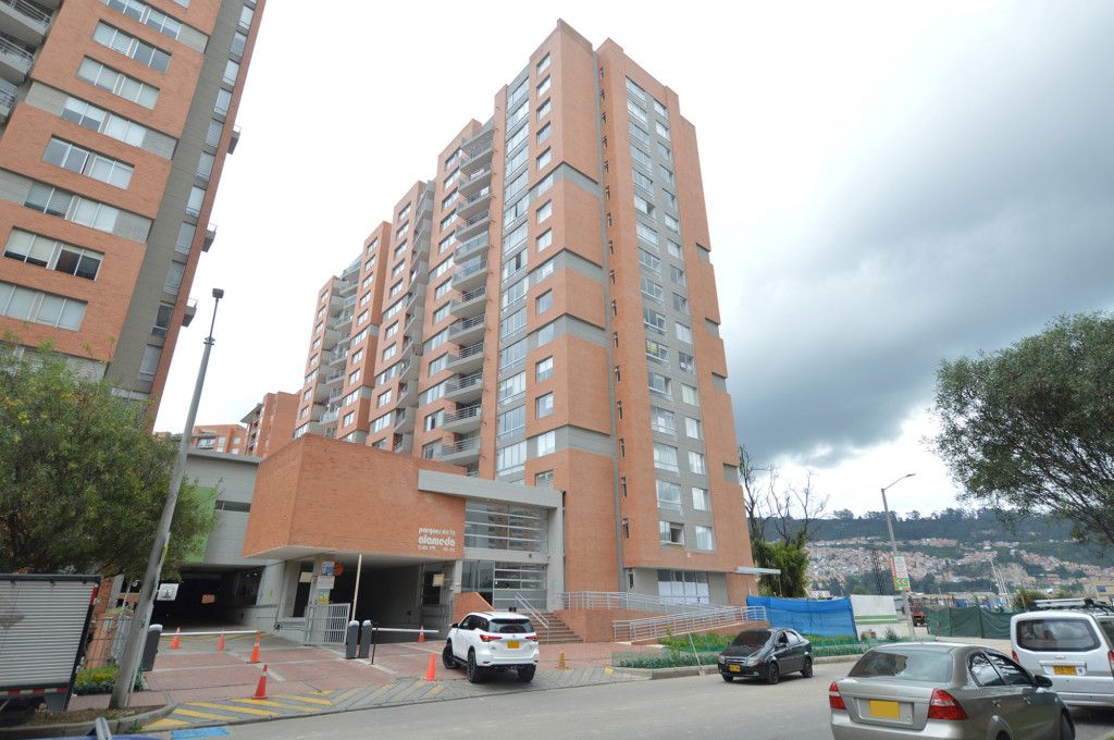 Apartamento en arriendo Cundinamarca Bogotá San Antonio Nor - Occidental 85 m2 Habitaciones 3 Baños 2 Garajes 1 Precio $2868000