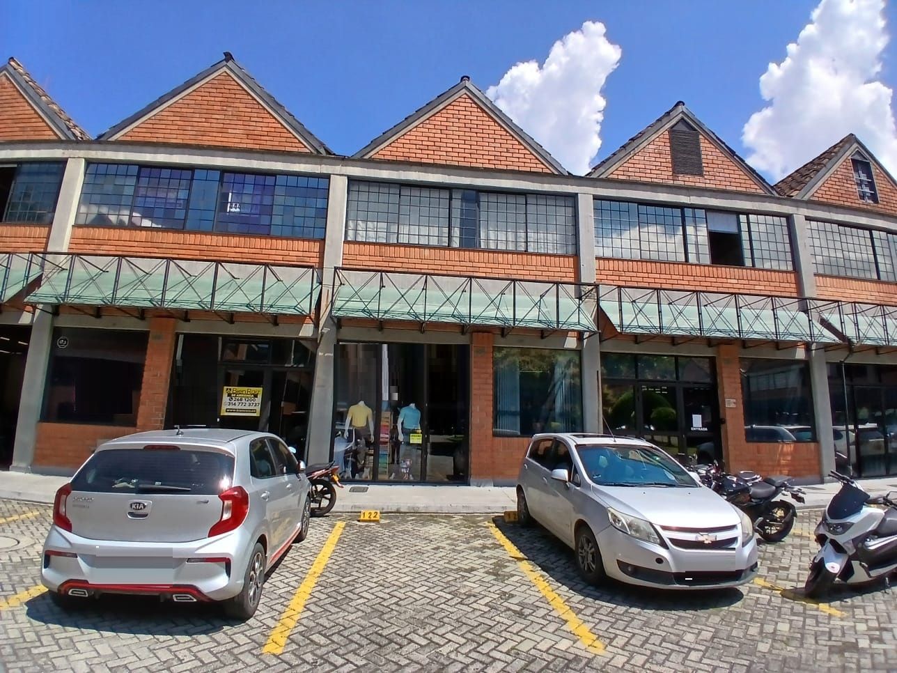 Bodega en arriendo Antioquia Envigado Las Vegas 180 m2 Habitaciones 0 Baños 3 Garajes 2 Precio $11000000