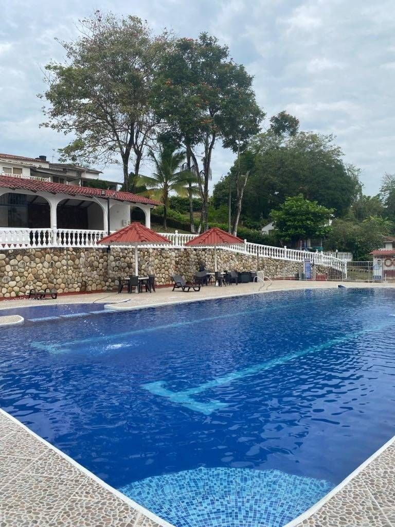 Casa en venta Tolima Melgar Ub La Esperanza 327 m2 Habitaciones 5 Baños 3 Garajes 2 Precio $350000000