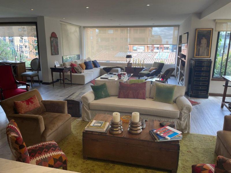 Casa en venta Cundinamarca Bogotá Cataluña 385 m2 Habitaciones 4 Baños 4 Garajes 4 Precio $5700000000