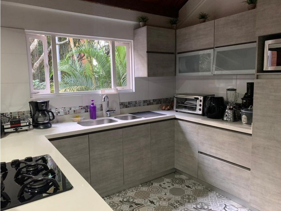 Casa en venta Antioquia Medellín San Lucas 135 m2 Habitaciones 3 Baños 4 Garajes 2 Precio $800000000