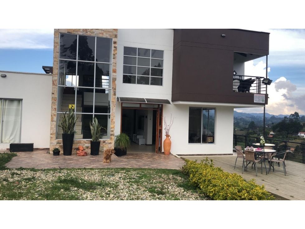 Finca en venta Antioquia Marinilla Marinilla 240 m2 Habitaciones 4 Baños 2 Garajes 3 Precio $1200000000