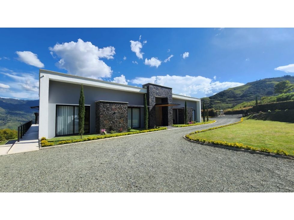 Casa en venta Antioquia Copacabana Copacabana 960 m2 Habitaciones 5 Baños 4 Garajes 10 Precio $3500000000