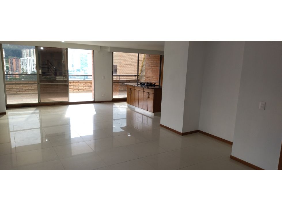Apartamento en venta Antioquia Sabaneta Urbanizacion Gorrion 326 m2 Habitaciones 4 Baños 5 Garajes 2 Precio $1050000