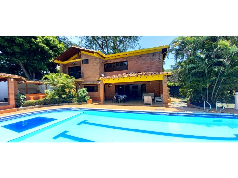 Finca en venta Antioquia Santafé De Antioquia Santafé De Antioquia 233 m2 Habitaciones 6 Baños 4 Garajes 1 Precio $1150000000