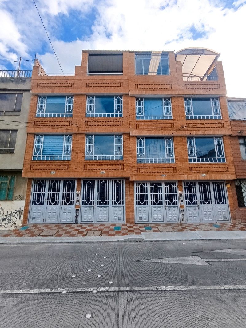 Casa en venta Cundinamarca Bogotá El Centauro 73 m2 Habitaciones 5 Baños 3 Garajes 1 Precio $174000000