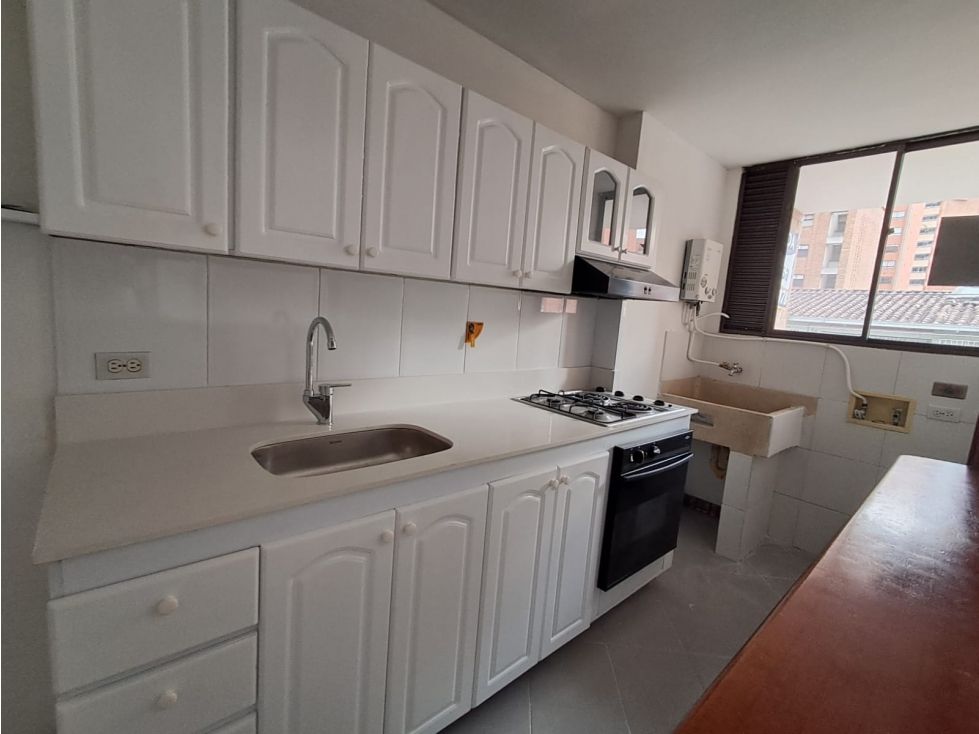 Apartaestudio en arriendo Antioquia Medellín Laureles 100 m2 Habitaciones 3 Baños 2 Garajes 1 Precio $3800000