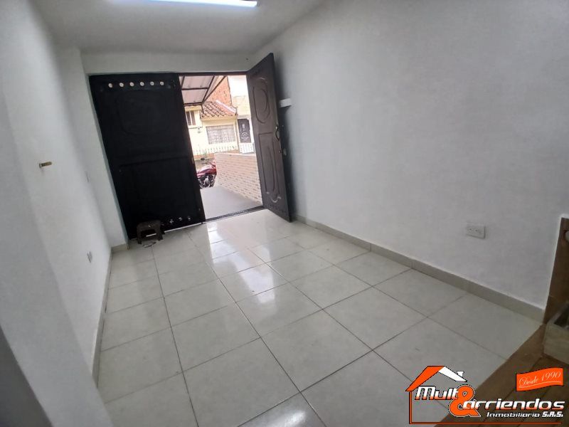 Local en arriendo Antioquia Medellín San Bernardo 30 m2 Habitaciones 0 Baños 1 Garajes 0 Precio $1300000