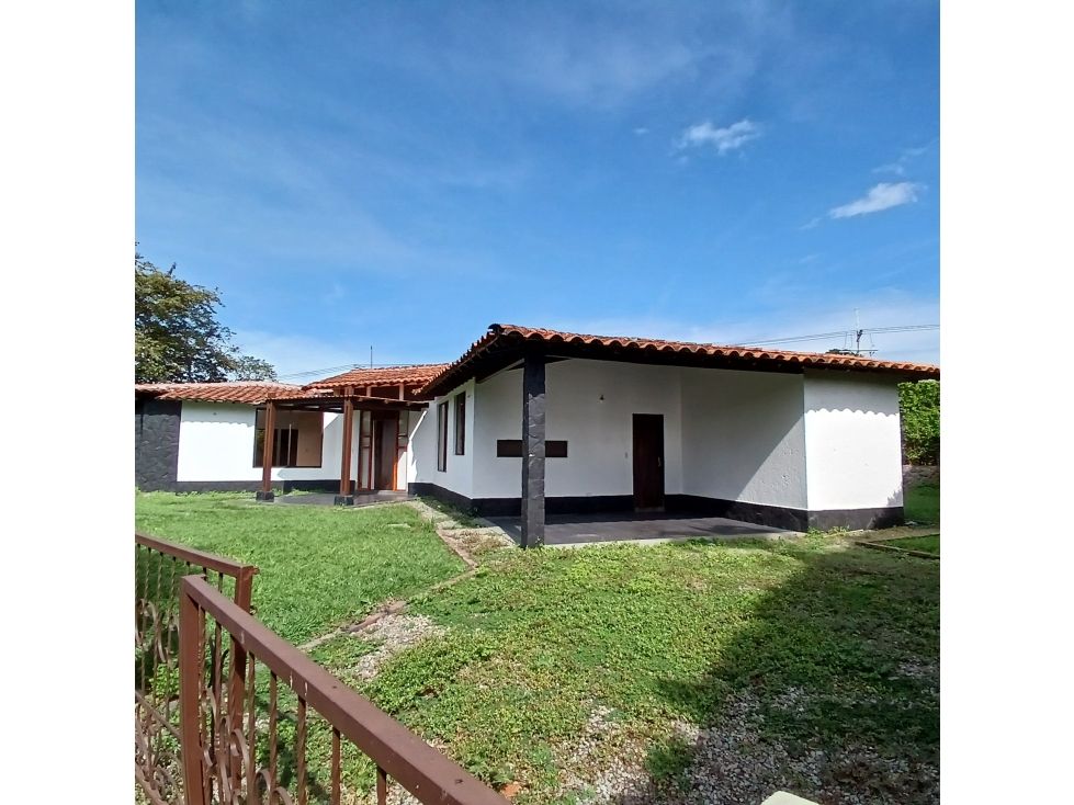 Casa en arriendo Quindío Armenia Armenia 840 m2 Habitaciones 4 Baños 3 Garajes 1 Precio $2500000