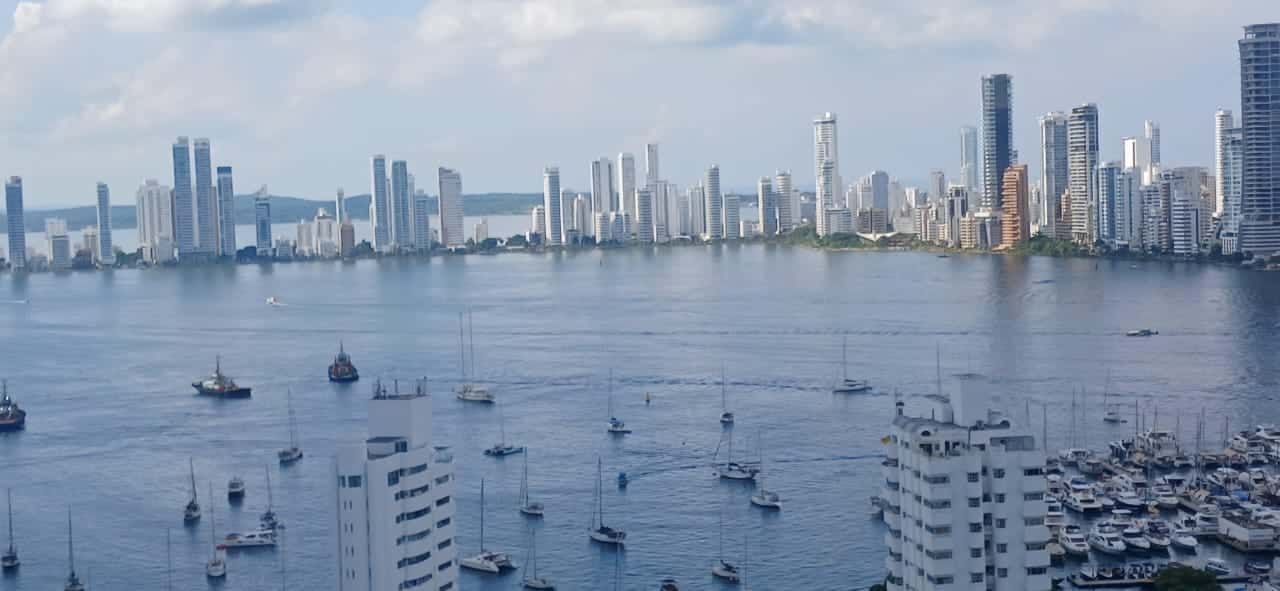 Apartamento en arriendo Bolívar Cartagena Manga 277 m2 Habitaciones 4 Baños 4 Garajes 2 Precio $12000000