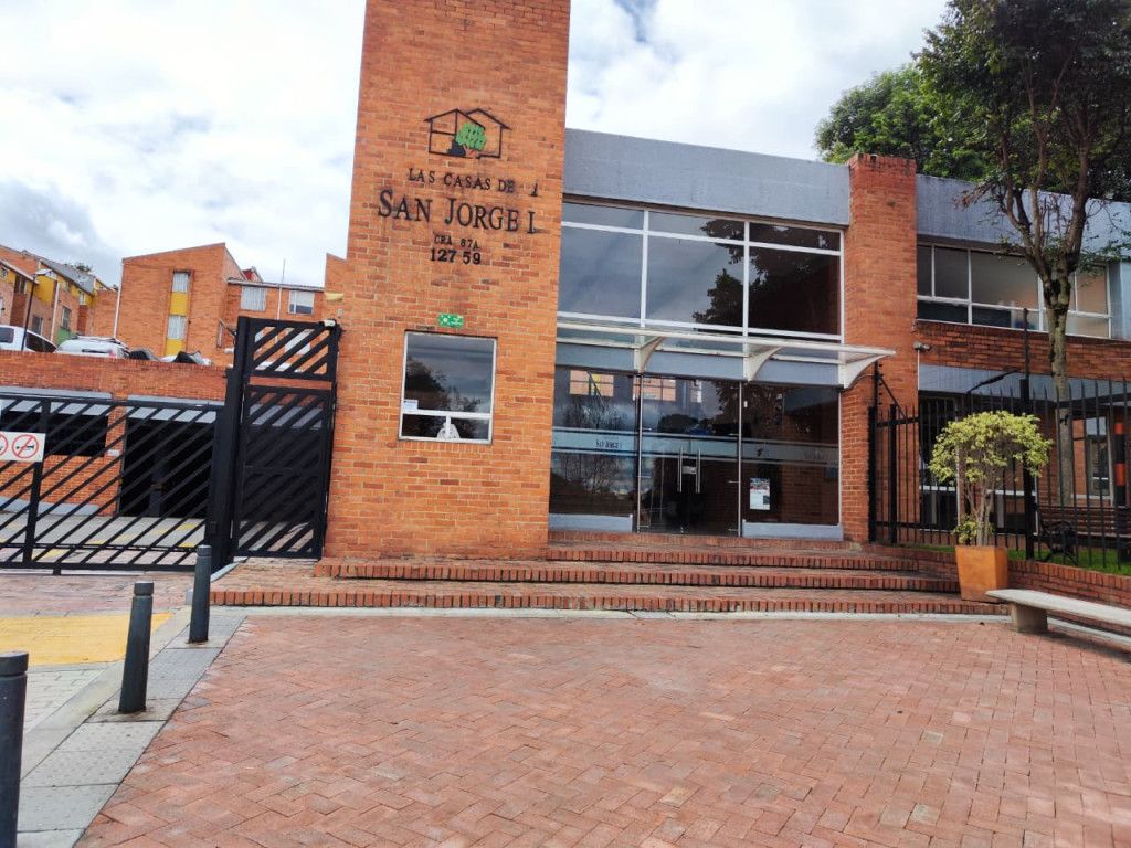 Casa en arriendo Cundinamarca Bogotá San Jorge 68 m2 Habitaciones 4 Baños 2 Garajes 1 Precio $2593000