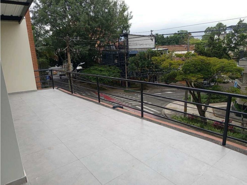 Casa en arriendo Antioquia Medellín Bolivariana 415 m2 Habitaciones 4 Baños 6 Garajes 1 Precio $12000000