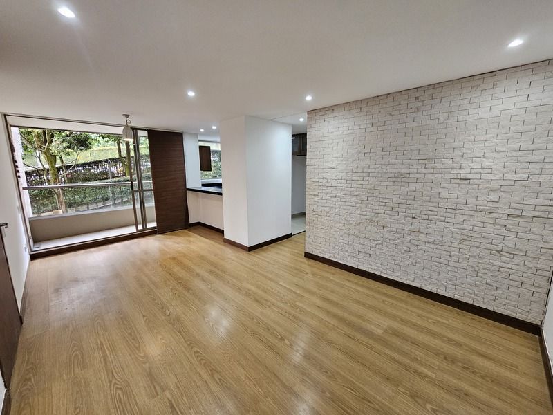Apartamento en arriendo Antioquia Medellín El Diamante No2 70 m2 Habitaciones 2 Baños 2 Garajes 2 Precio $3800000