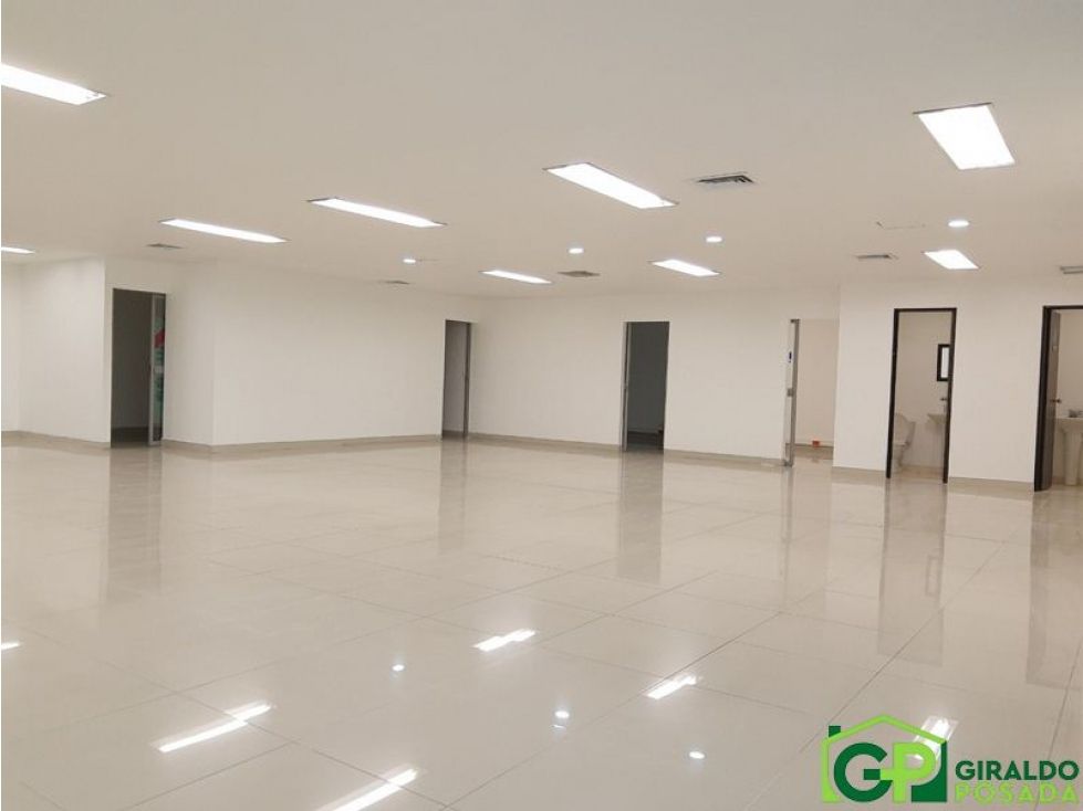 Oficina en arriendo Antioquia Medellín Aeroparque Juan Pablo Ii 210 m2 Habitaciones 0 Baños 2 Garajes 2 Precio $10500000