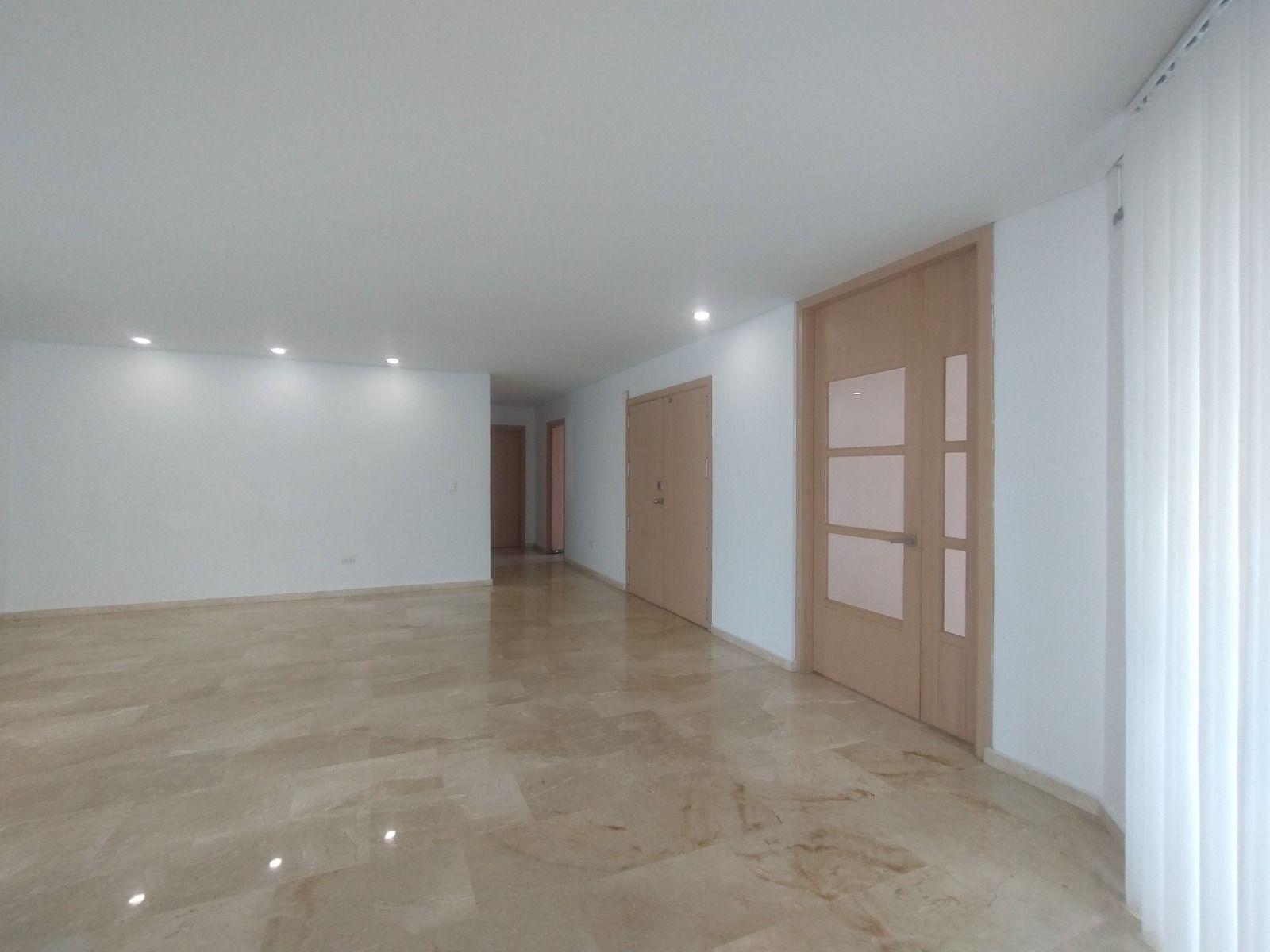 Apartamento en arriendo Atlántico Barranquilla Altos De Riomar 239 m2 Habitaciones 3 Baños 4 Garajes 2 Precio $6800000