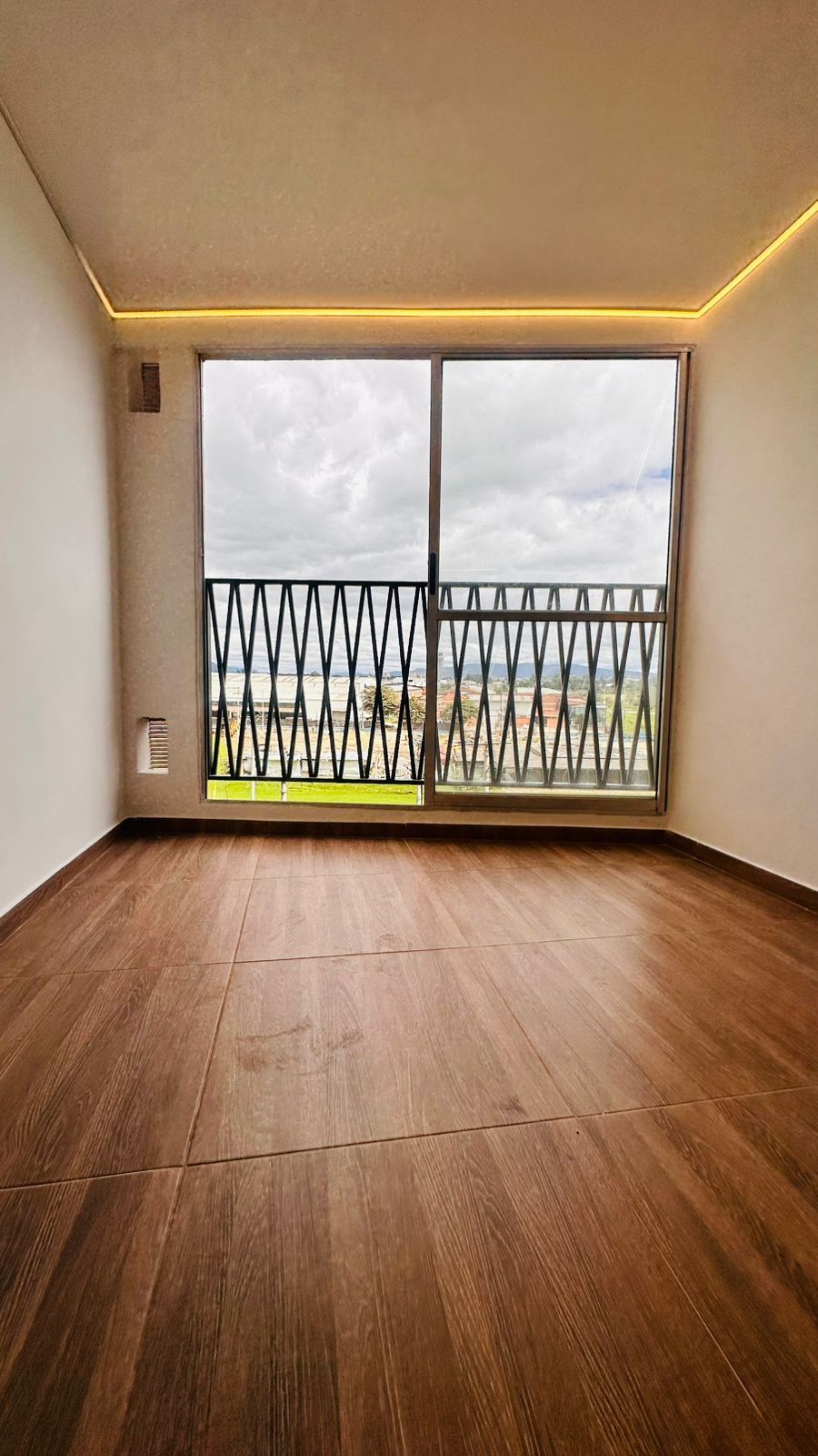 Apartamento en arriendo Cundinamarca Bogotá Cr Praderas De Fontibon Et Iv 41 m2 Habitaciones 3 Baños 1 Garajes 1 Precio $1300000