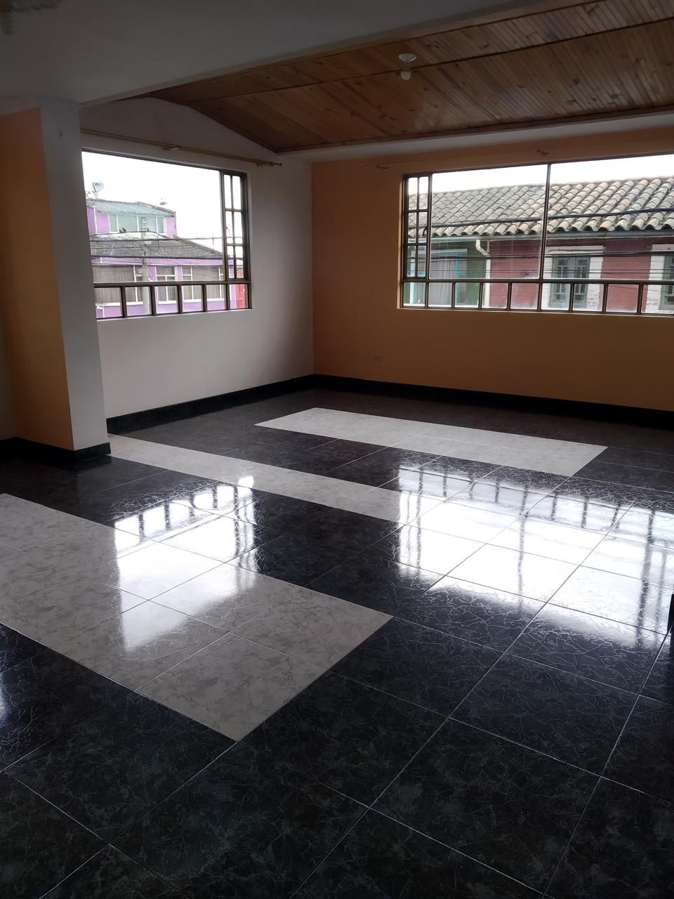 Apartamento en arriendo Cundinamarca Zipaquirá San Antonio Centro 126 m2 Habitaciones 3 Baños 2 Garajes 1 Precio $1550000