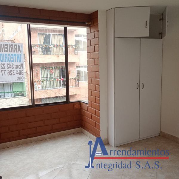 Apartamento en arriendo Antioquia Medellín La Floresta 80 m2 Habitaciones 3 Baños 2 Garajes 0 Precio $2500000