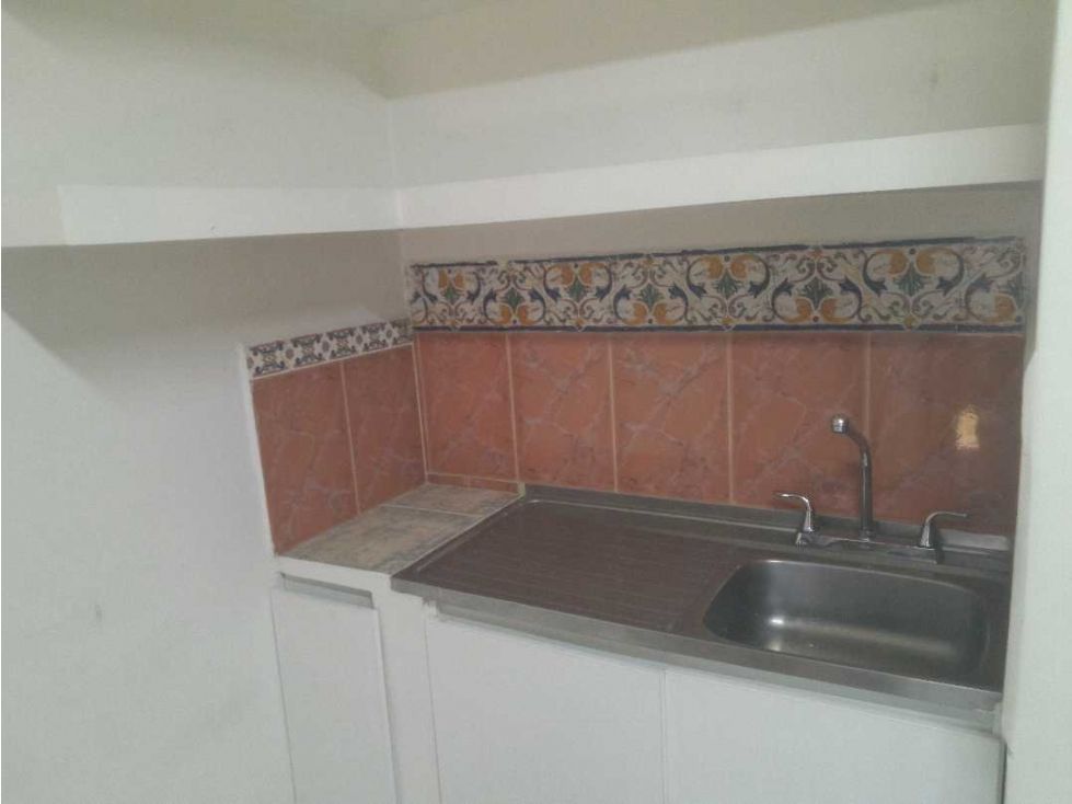 Local en arriendo Antioquia Envigado Zona Centro 20 m2 Habitaciones 0 Baños 1 Garajes 0 Precio $1000000