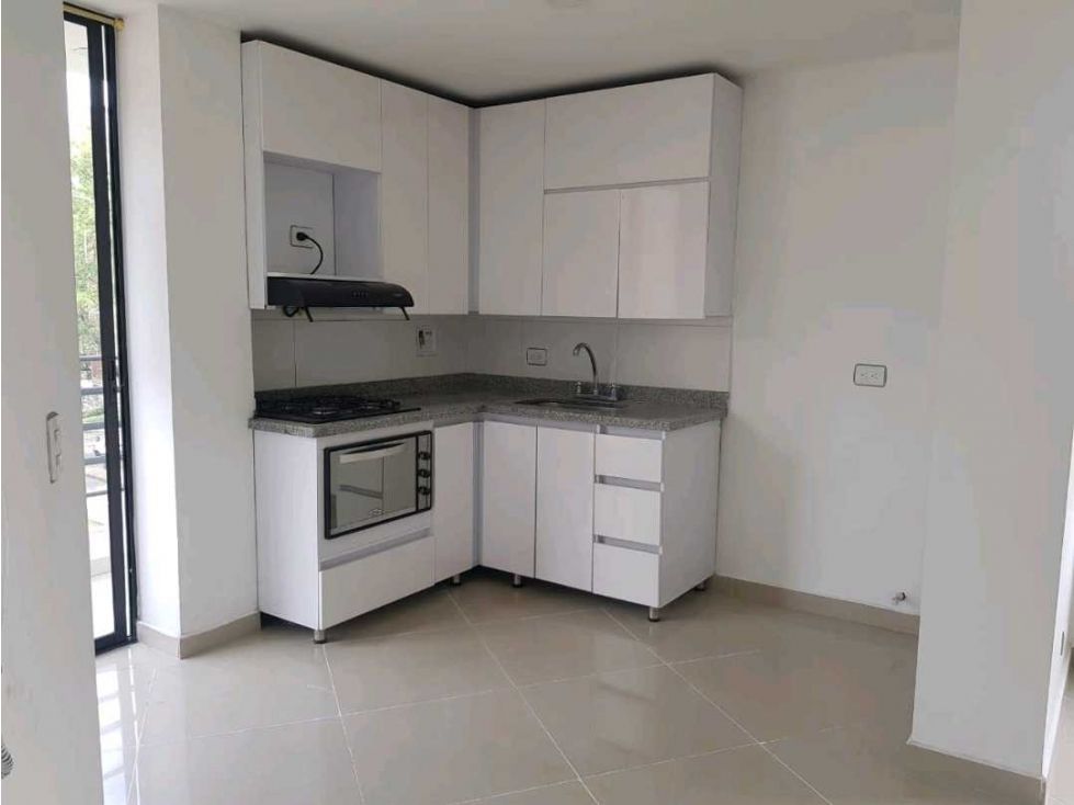 Apartamento en arriendo Antioquia Medellín Santa Teresita 80 m2 Habitaciones 2 Baños 2 Garajes 0 Precio $2800000