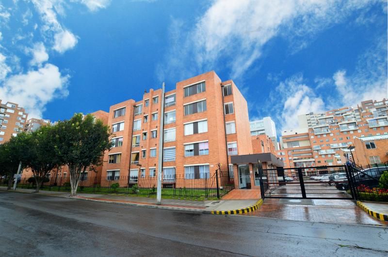 Apartamento en arriendo Cundinamarca Bogotá Mazurén 65 m2 Habitaciones 3 Baños 2 Garajes 1 Precio $2493000