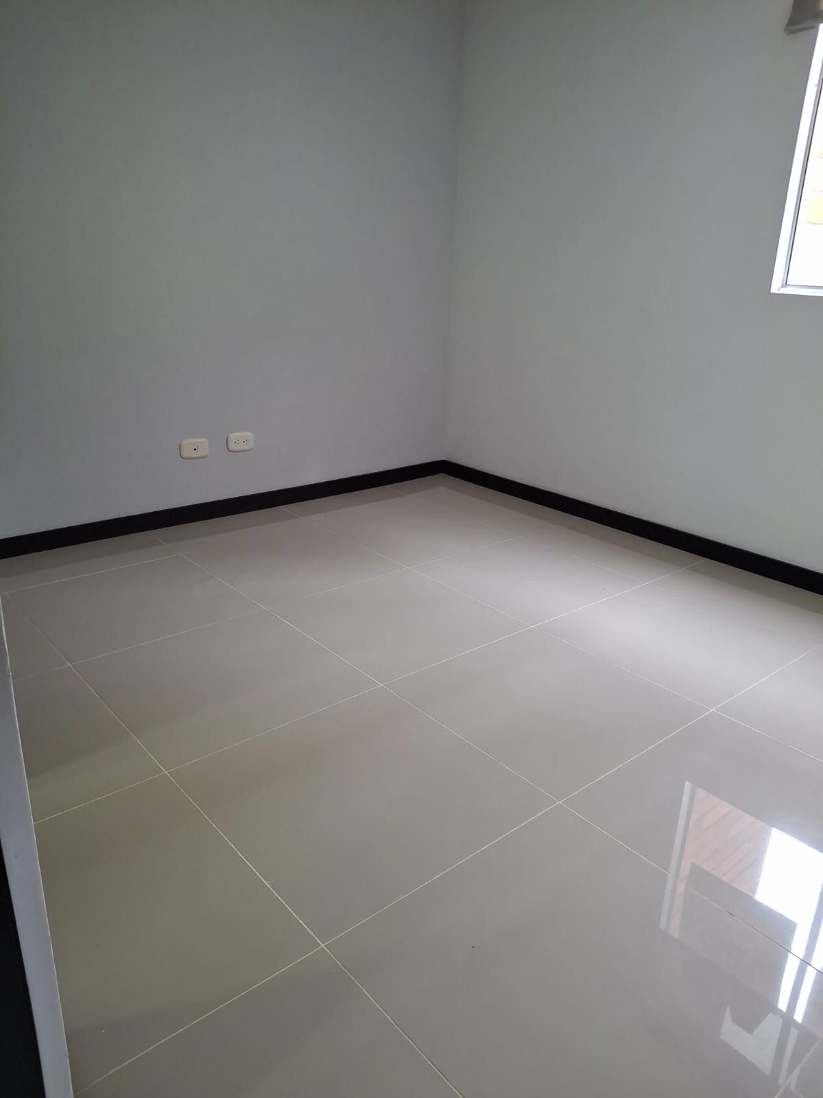 Apartamento en arriendo Antioquia Envigado Trianon 70 m2 Habitaciones 3 Baños 2 Garajes 1 Precio $2850000