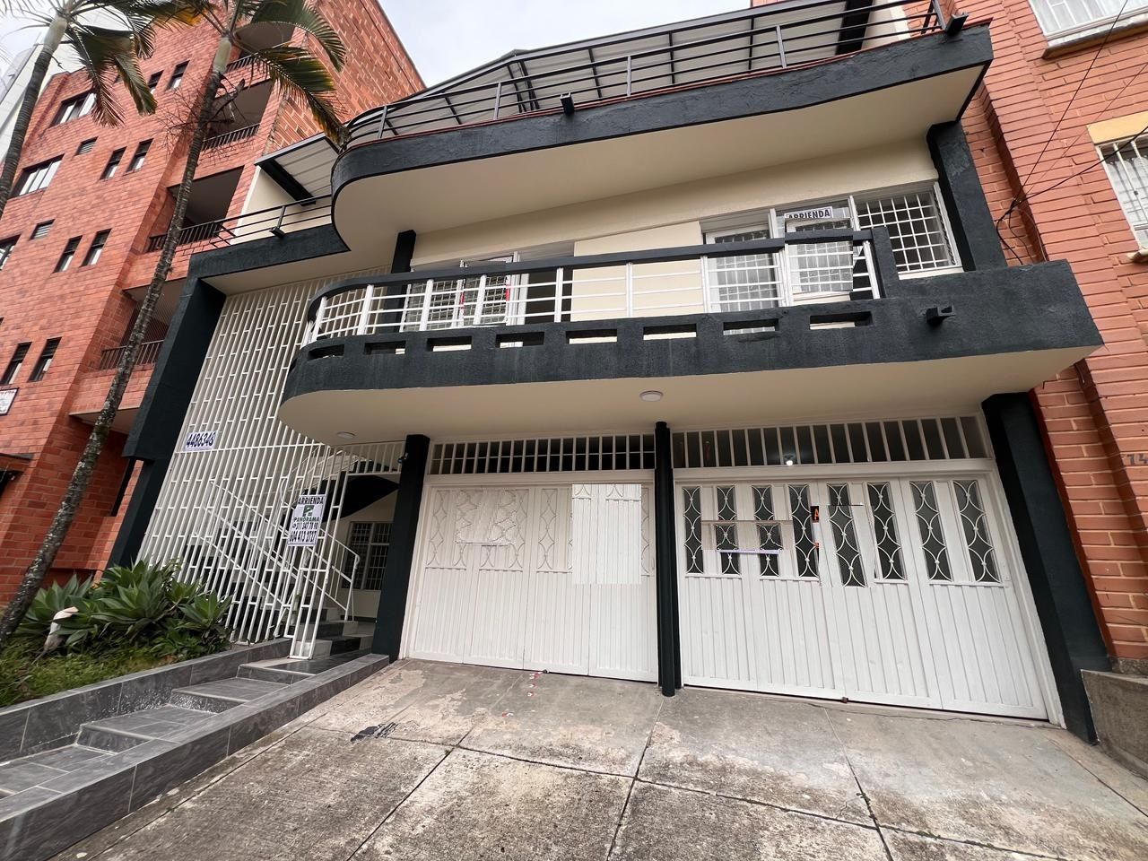 Casa en arriendo Antioquia Medellín Laureles 415 m2 Habitaciones 5 Baños 6 Garajes 1 Precio $13000000