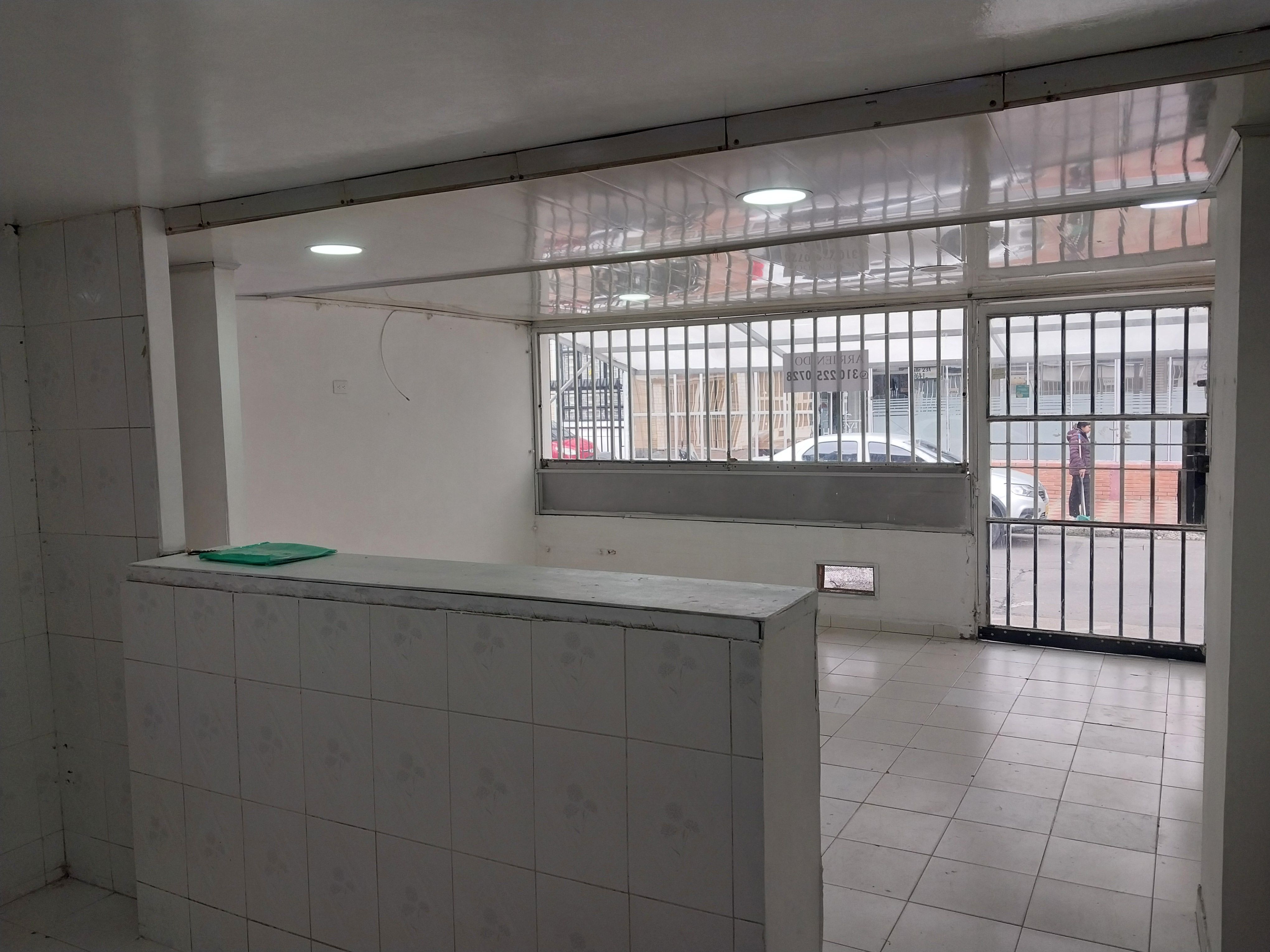 Local Comercial en arriendo Cundinamarca Bogotá Quinta Paredes 36 m2 Habitaciones 1 Baños 1 Garajes 0 Precio $1500000