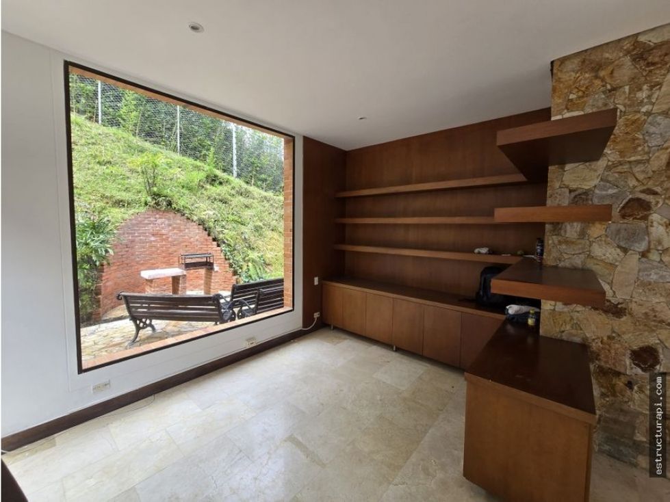 Casa Campestre en arriendo Antioquia Medellín El Poblado 400 m2 Habitaciones 4 Baños 5 Garajes 0 Precio $13800000