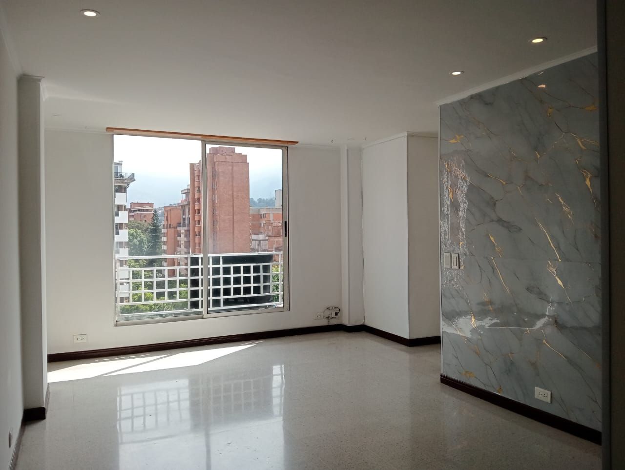 Apartamento en arriendo Antioquia Medellín Los Conquistadores 55 m2 Habitaciones 1 Baños 2 Garajes 1 Precio $2750000
