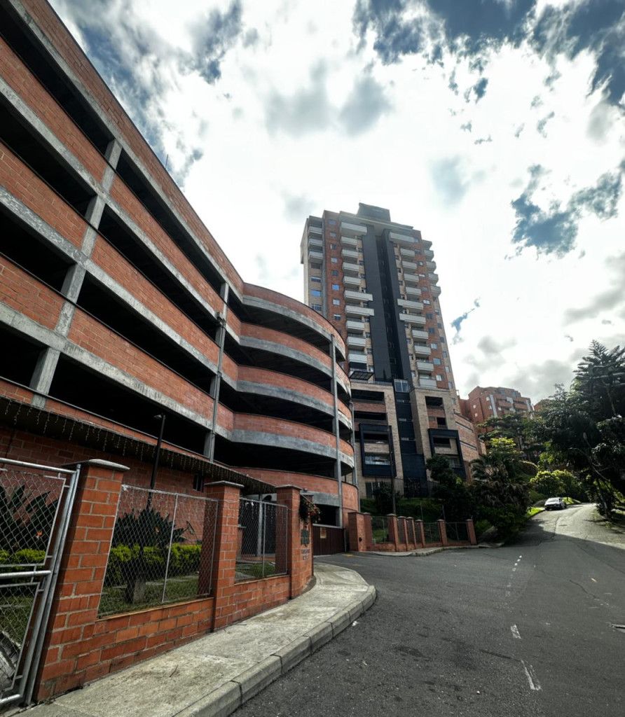Apartamento en arriendo Antioquia Envigado Uribe Ángel 65 m2 Habitaciones 3 Baños 2 Garajes 1 Precio $2800000