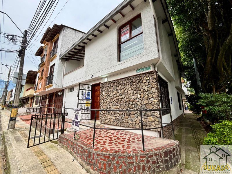 Oficina en arriendo Antioquia Envigado San Marcos 165 m2 Habitaciones 0 Baños 3 Garajes 1 Precio $8000000