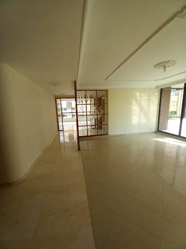 Apartamento en arriendo Antioquia Medellín La Florida 260 m2 Habitaciones 5 Baños 2 Garajes 2 Precio $11500000