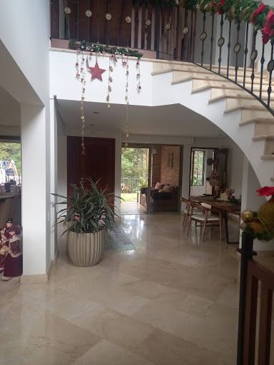 Casa Campestre en arriendo Antioquia Medellín Altos Del Poblado 270 m2 Habitaciones 3 Baños 4 Garajes 2 Precio $13000000