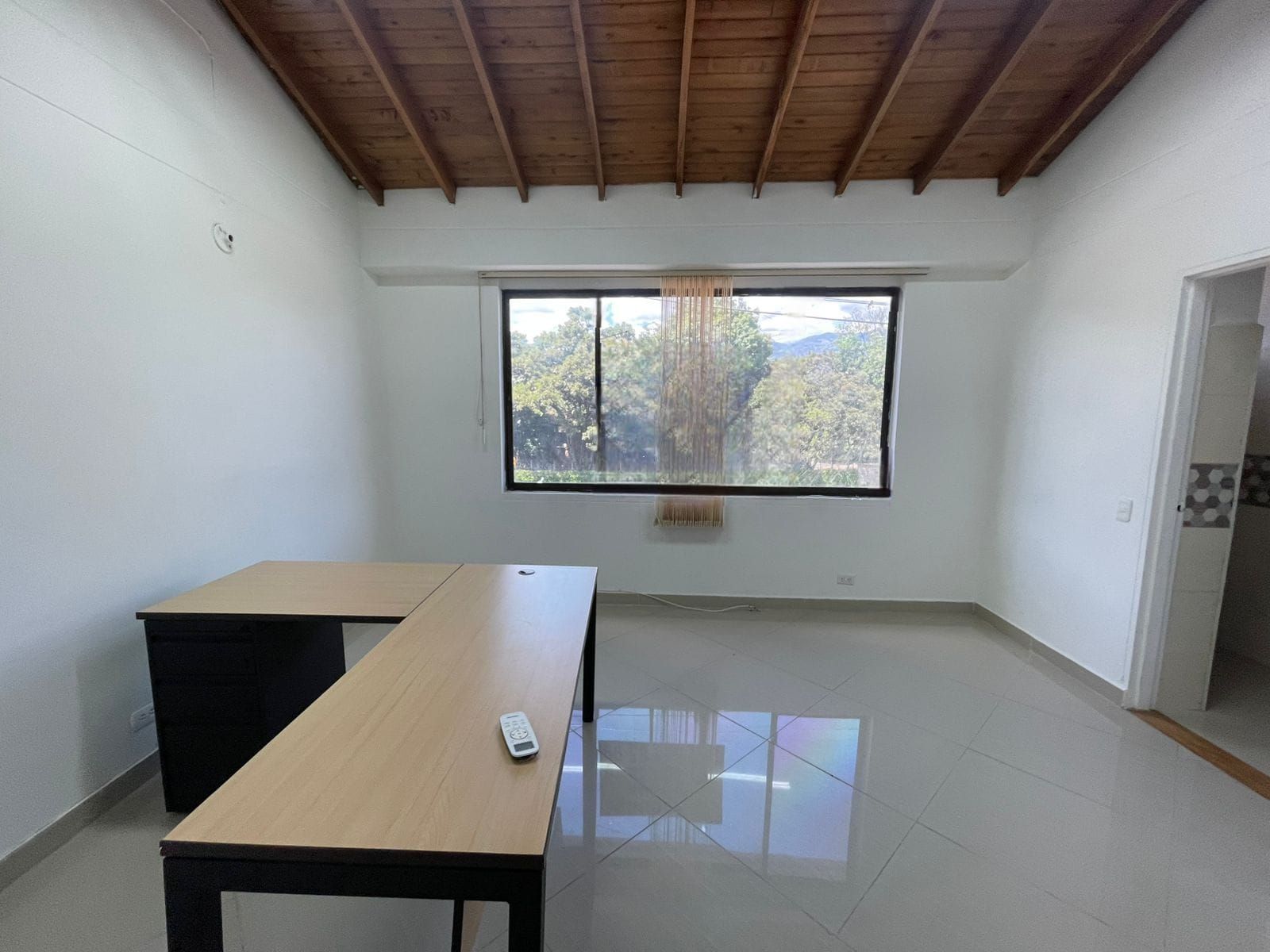 Oficina en arriendo Antioquia Medellín Bolivariana 32 m2 Habitaciones 0 Baños 1 Garajes 1 Precio $2600000