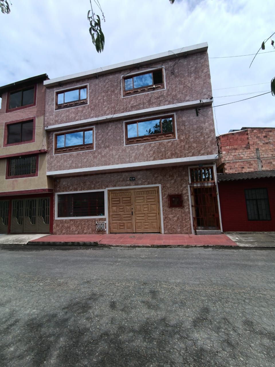 Casa en venta Cundinamarca Sibaté San Martin 250 m2 Habitaciones 6 Baños 4 Garajes 4 Precio $600000000