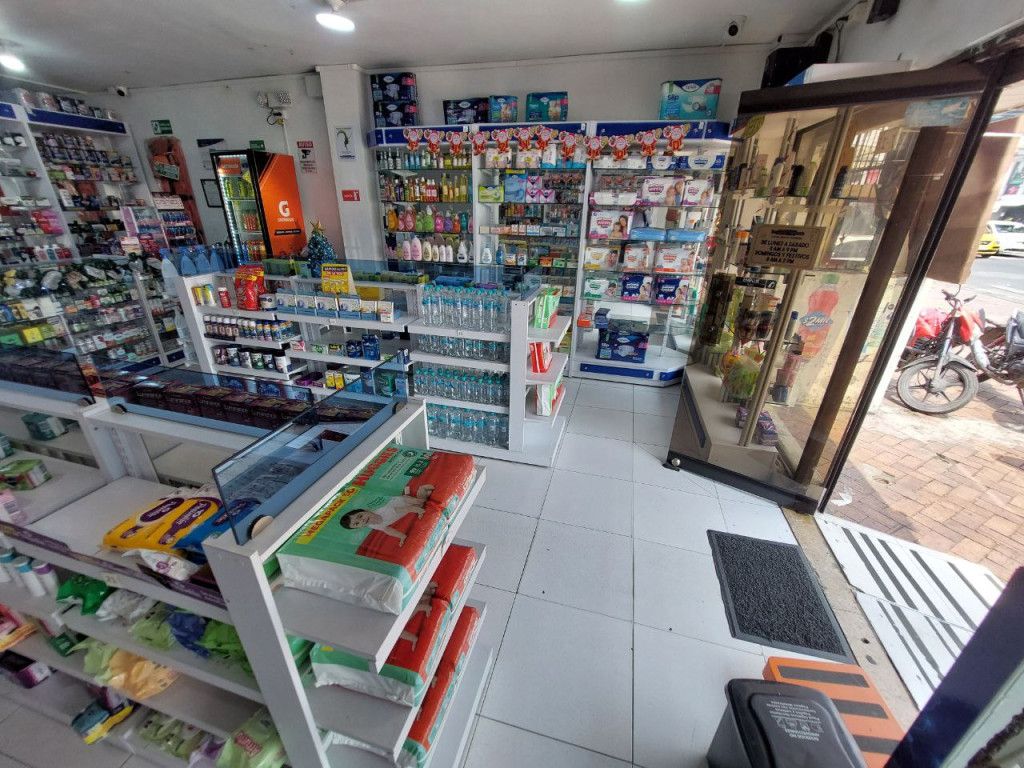 Local en arriendo Valle Del Cauca Cali 3 De Julio 150 m2 Habitaciones 0 Baños 2 Garajes 3 Precio $5400000