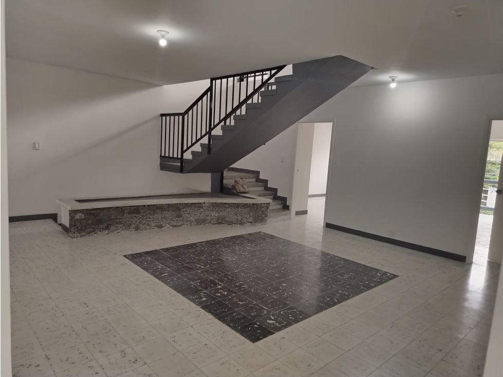 Casa en arriendo Antioquia Medellín Bolivariana 0 m2 Habitaciones 5 Baños 4 Garajes 1 Precio $12000000