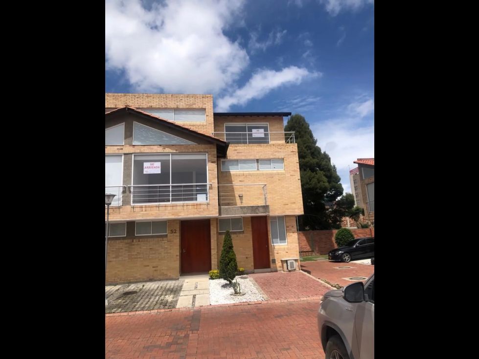 Casa en arriendo Cundinamarca Chía Br Parques Del Nogal 200 m2 Habitaciones 3 Baños 4 Garajes 2 Precio $5500000