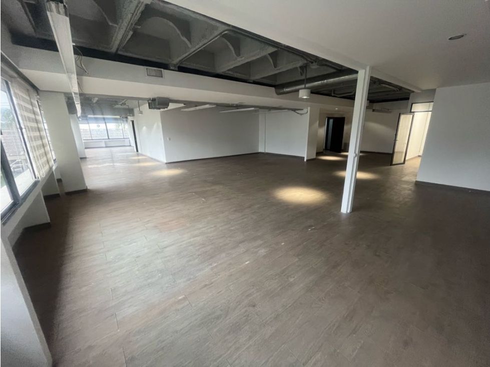 Oficina en arriendo Antioquia Itagüí La Esmeralda 287 m2 Habitaciones 0 Baños 6 Garajes 4 Precio $14350000