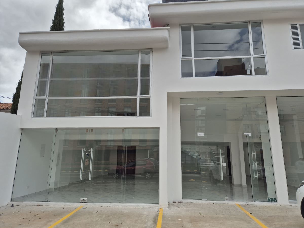Local en arriendo Cundinamarca Bogotá Los Cedritos 375 m2 Habitaciones 0 Baños 7 Garajes 5 Precio $18000000
