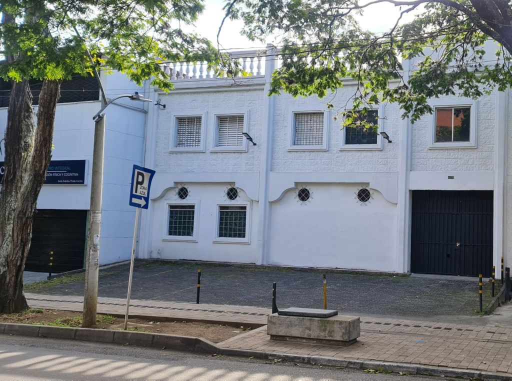 Casa en arriendo Antioquia Medellín Aranjuez 2 m2 Habitaciones 20 Baños 6 Garajes 9 Precio $75000000