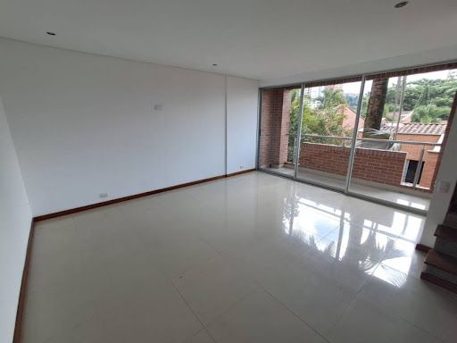 Casa en arriendo Antioquia Envigado Zúñiga 300 m2 Habitaciones 4 Baños 4 Garajes 2 Precio $12500000