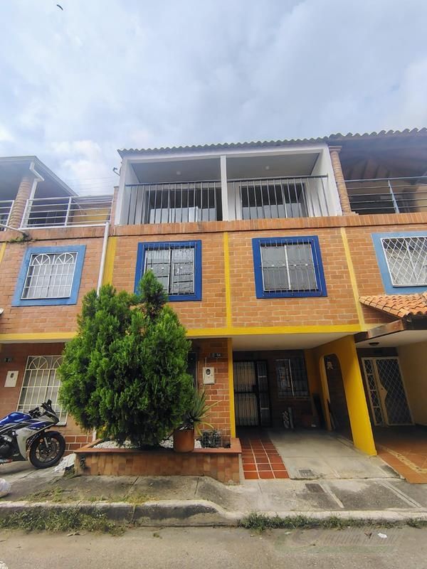 Casa en venta Santander Floridablanca Ub Villa Margarita 152 m2 Habitaciones 4 Baños 4 Garajes 1 Precio $380000000