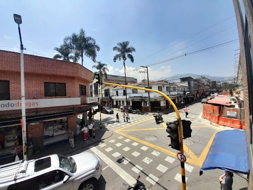 Oficina en arriendo Antioquia Envigado Zona Centro 26 m2 Habitaciones 0 Baños 1 Garajes 0 Precio $1800000